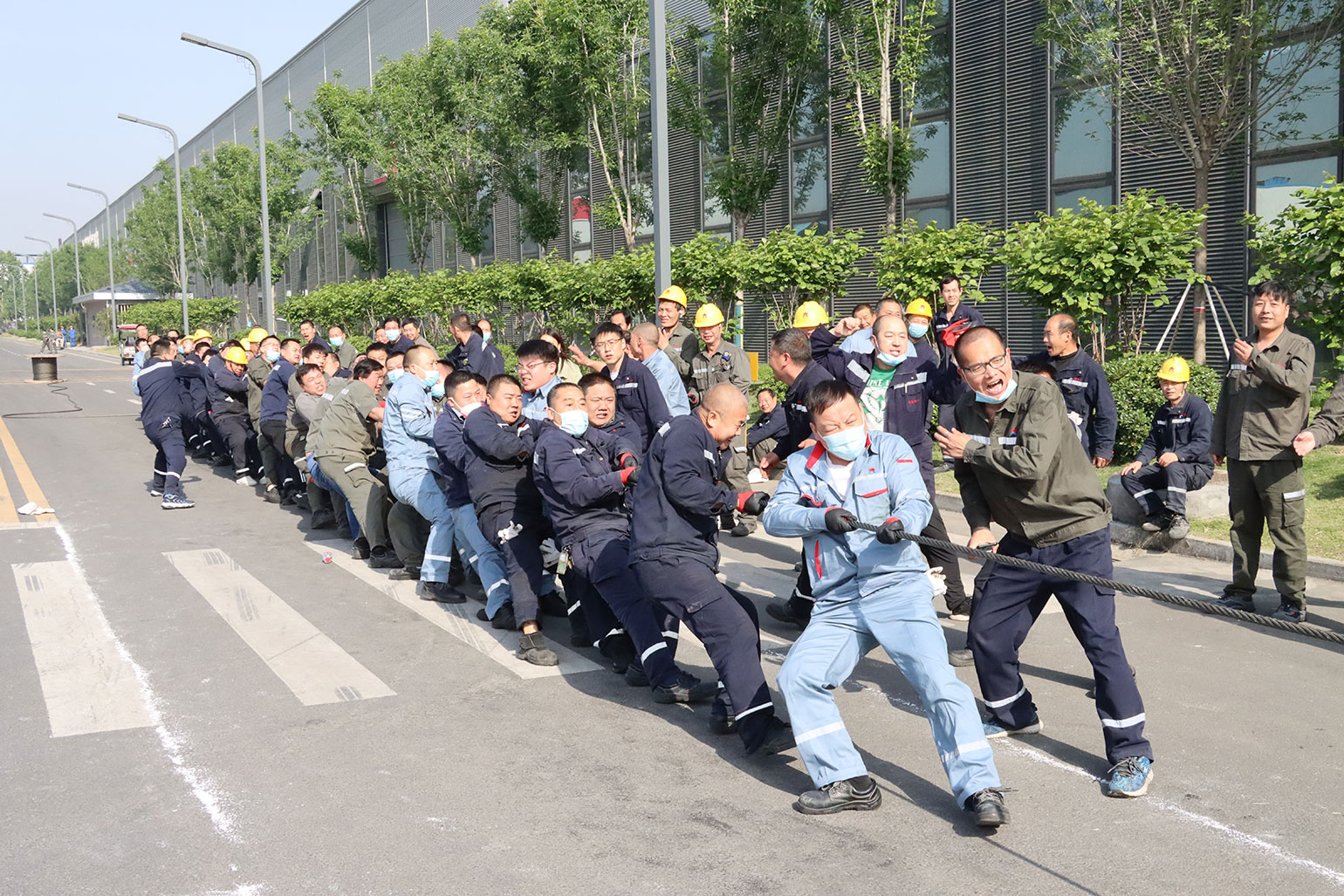 慶五一員工運(yùn)動(dòng)會(huì)：拔河比賽