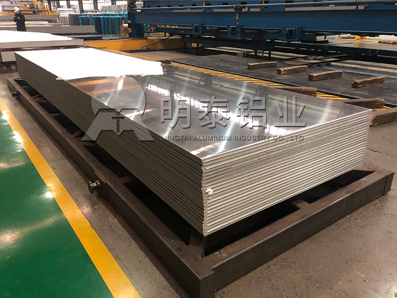 明泰汽車(chē)前后蓋用5182鋁板，是汽車(chē)用鋁優(yōu)選廠家