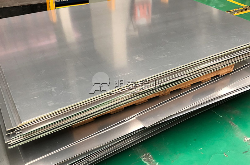 廣東電池托盤(pán)用鋁合金板帶規(guī)格有哪些？具體價(jià)格多少